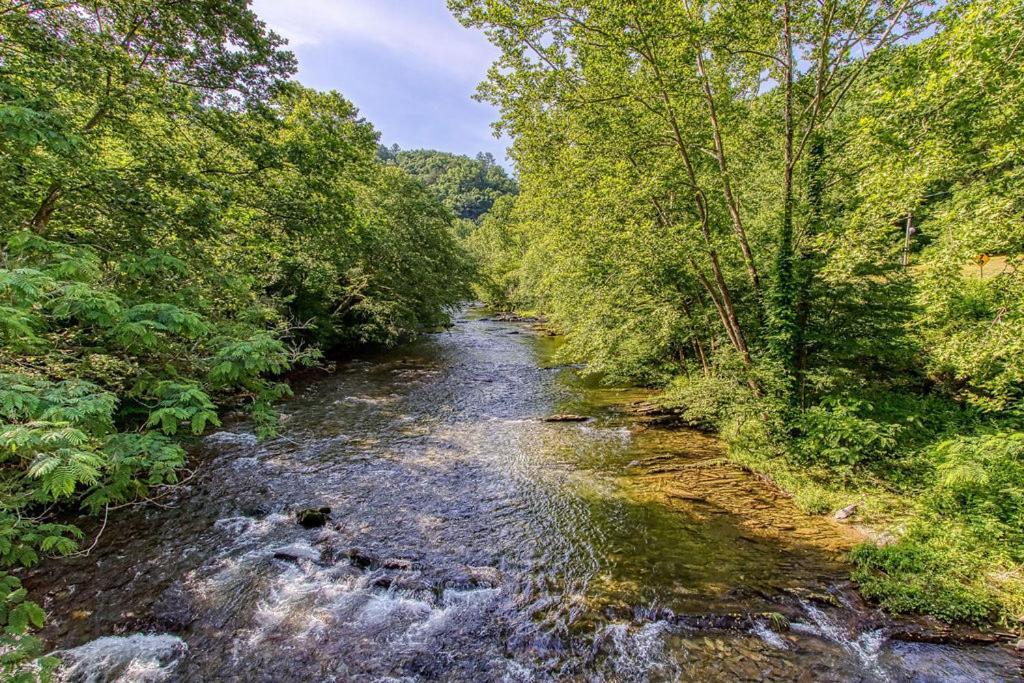River Song, Near River, Hot Tub, Foosball, Wifi 1089 Free Tickets Each Paid Day, Dollywood And More Севьервилл Экстерьер фото