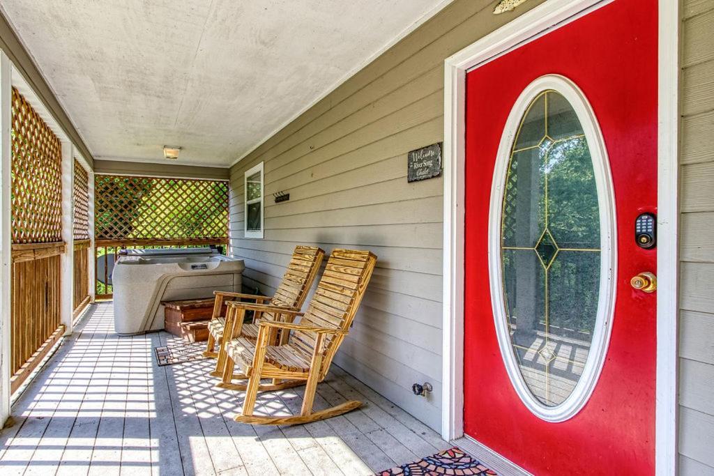 River Song, Near River, Hot Tub, Foosball, Wifi 1089 Free Tickets Each Paid Day, Dollywood And More Севьервилл Экстерьер фото