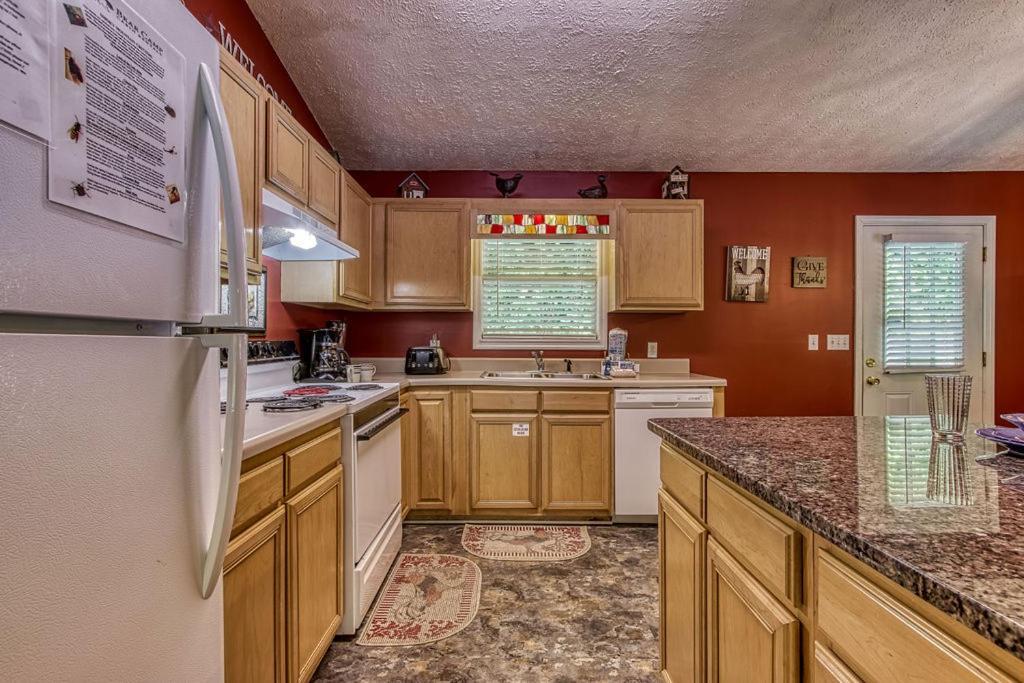 River Song, Near River, Hot Tub, Foosball, Wifi 1089 Free Tickets Each Paid Day, Dollywood And More Севьервилл Экстерьер фото