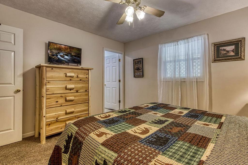 River Song, Near River, Hot Tub, Foosball, Wifi 1089 Free Tickets Each Paid Day, Dollywood And More Севьервилл Экстерьер фото