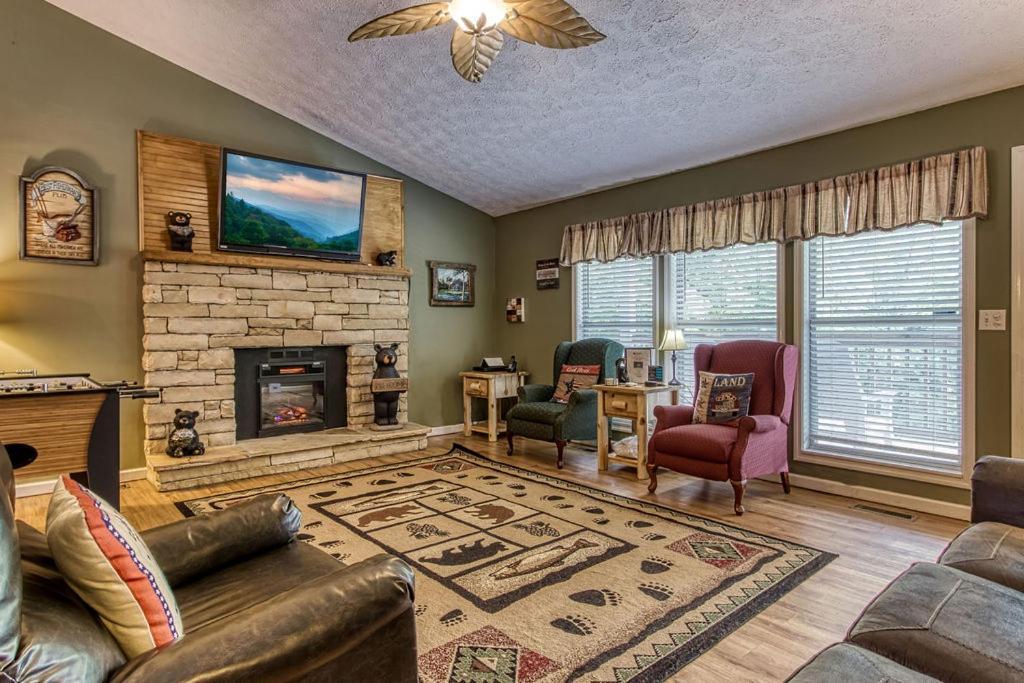 River Song, Near River, Hot Tub, Foosball, Wifi 1089 Free Tickets Each Paid Day, Dollywood And More Севьервилл Экстерьер фото